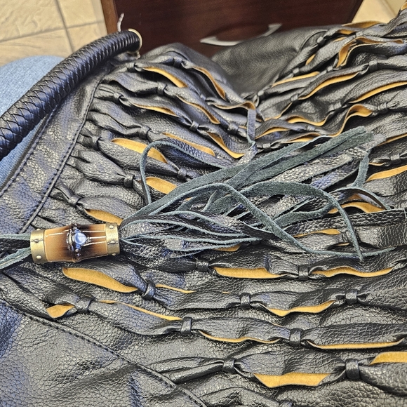 NWOT!!! Beautiful Large Hobo Style Shoulder Bag B C B by Biacci Inc - Picture 9 of 16